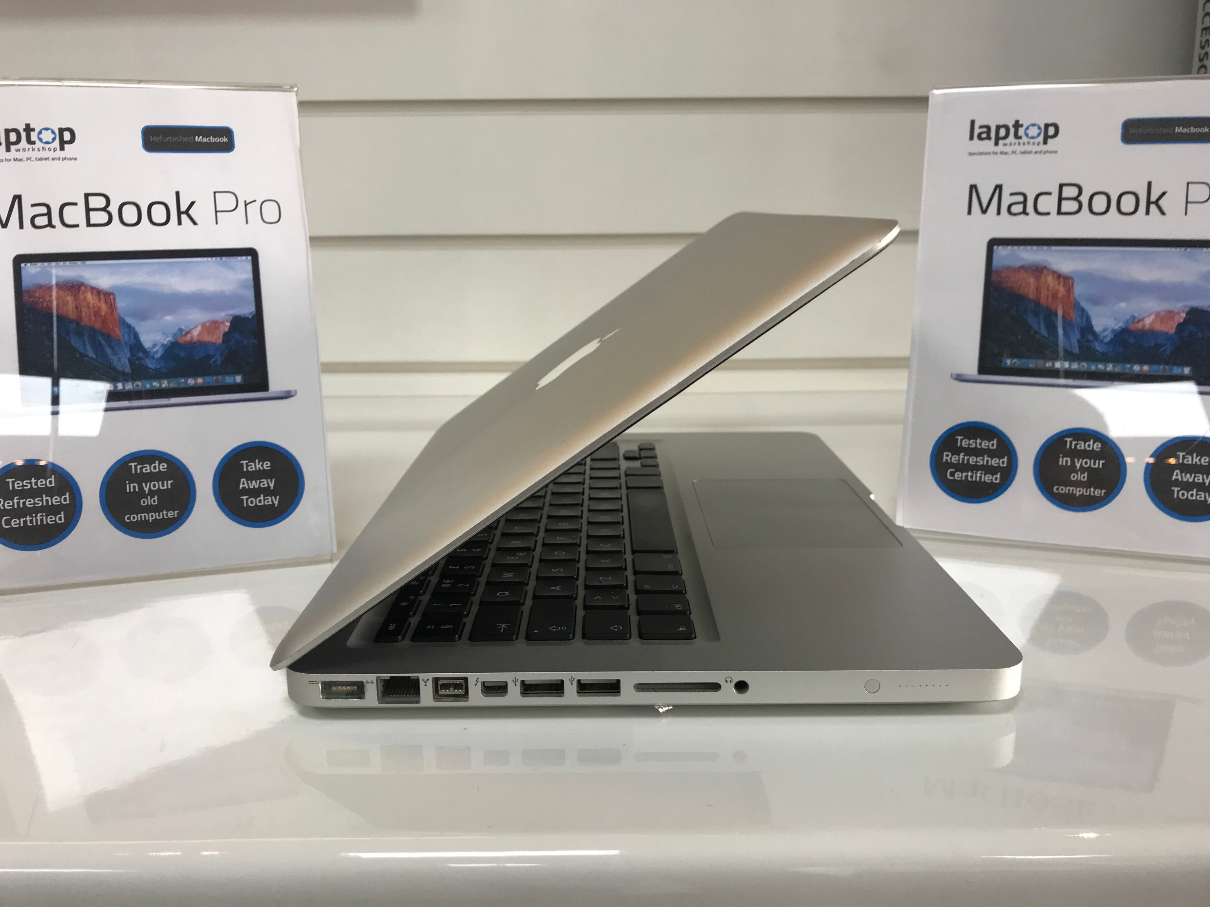 Apple MacBook Pro 13-inch 320GB