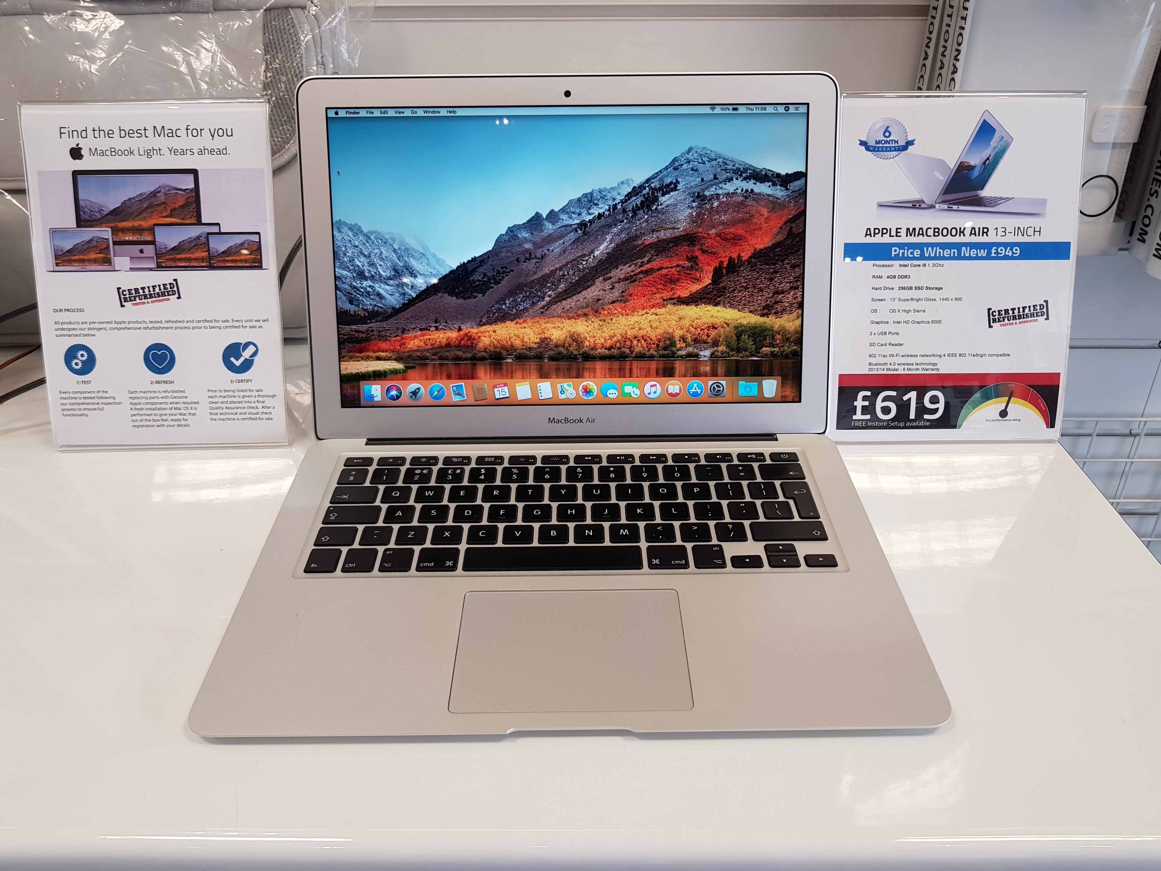 Apple Macbook Air 13-inch: Core i5 4GB 256GB-SSD  High Sierra