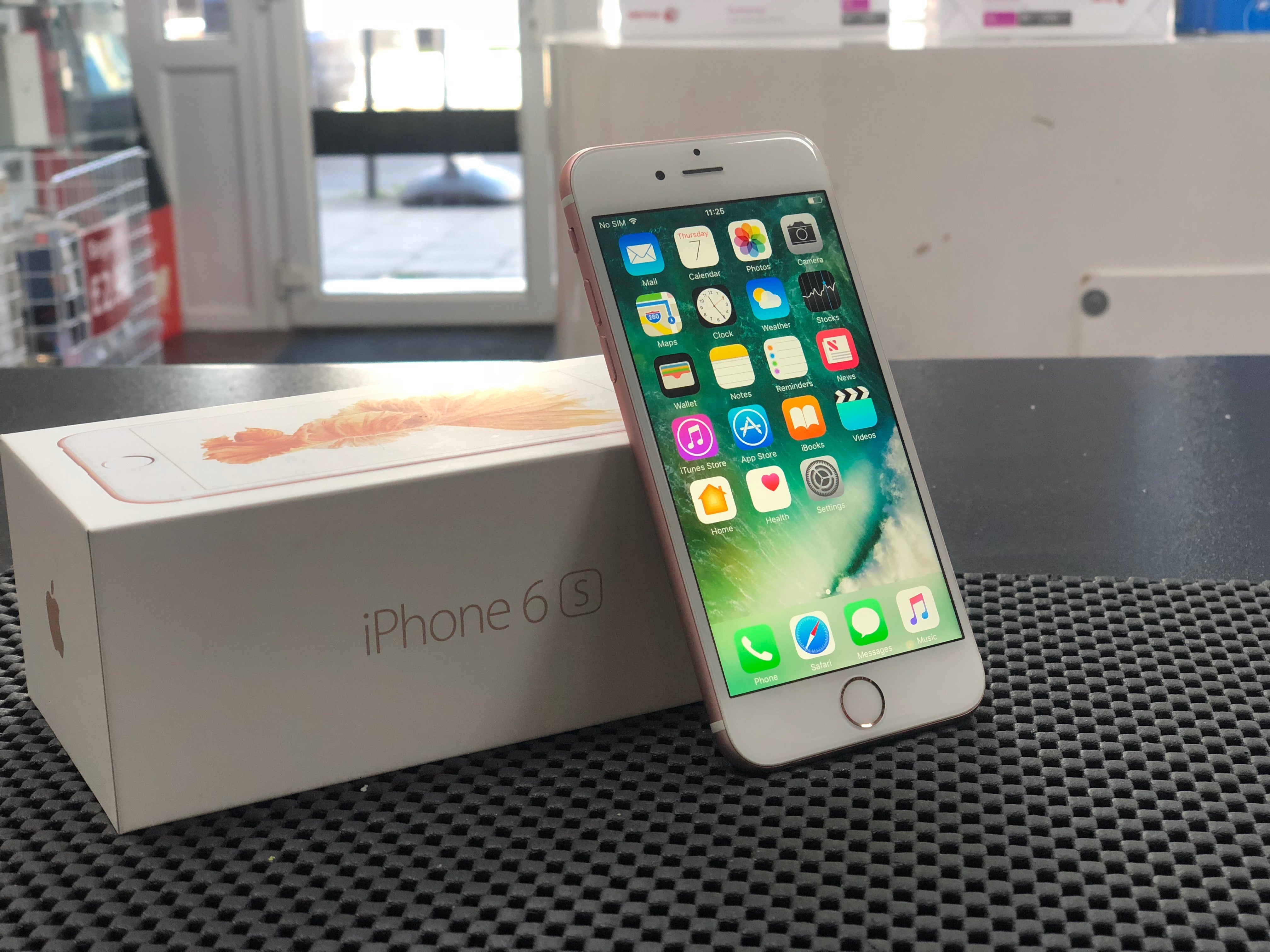 iPhone 6s 16GB Rose Gold Unlocked