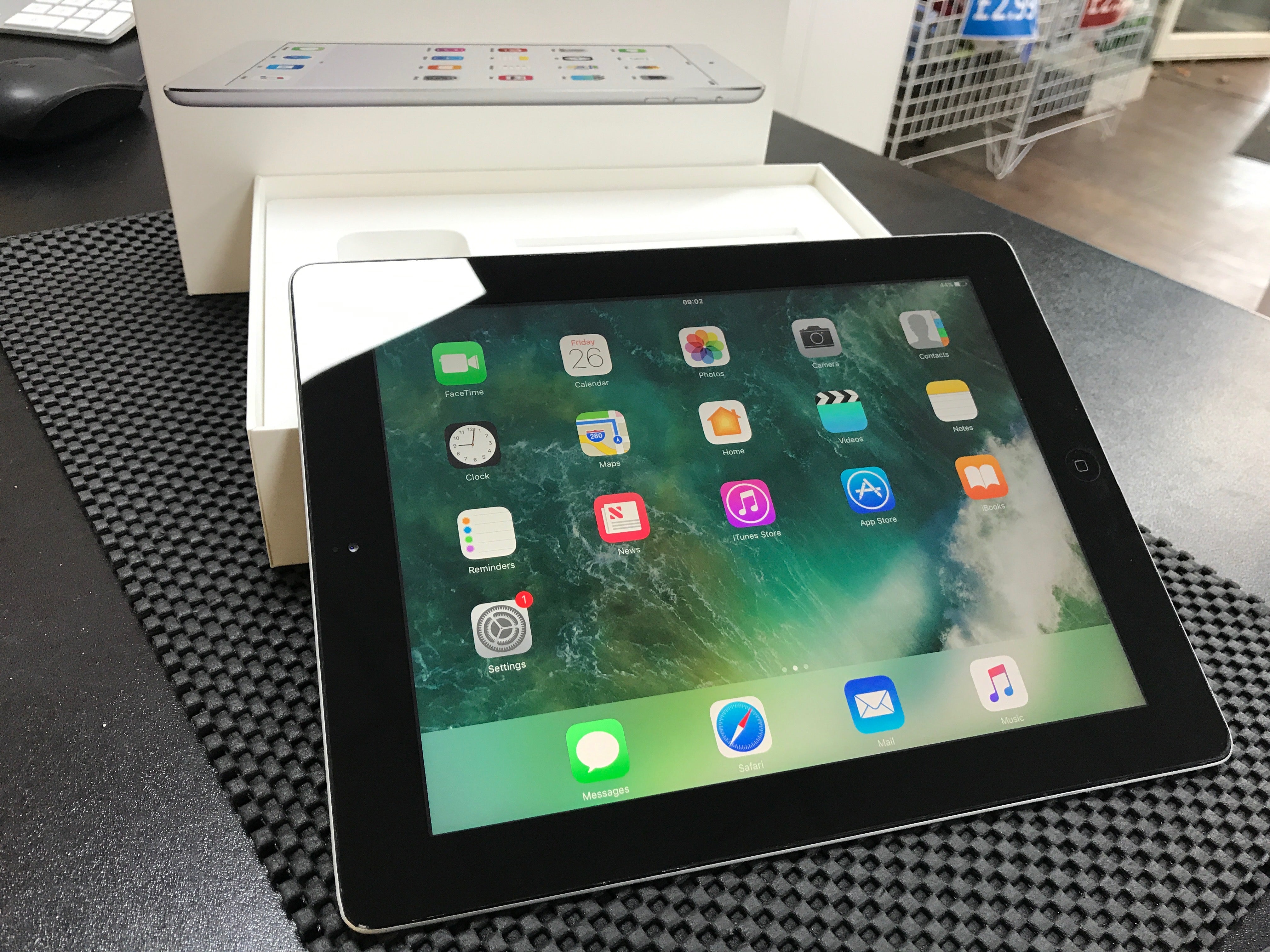 Apple iPad 5th Gen 32GB Wifi Space Grey