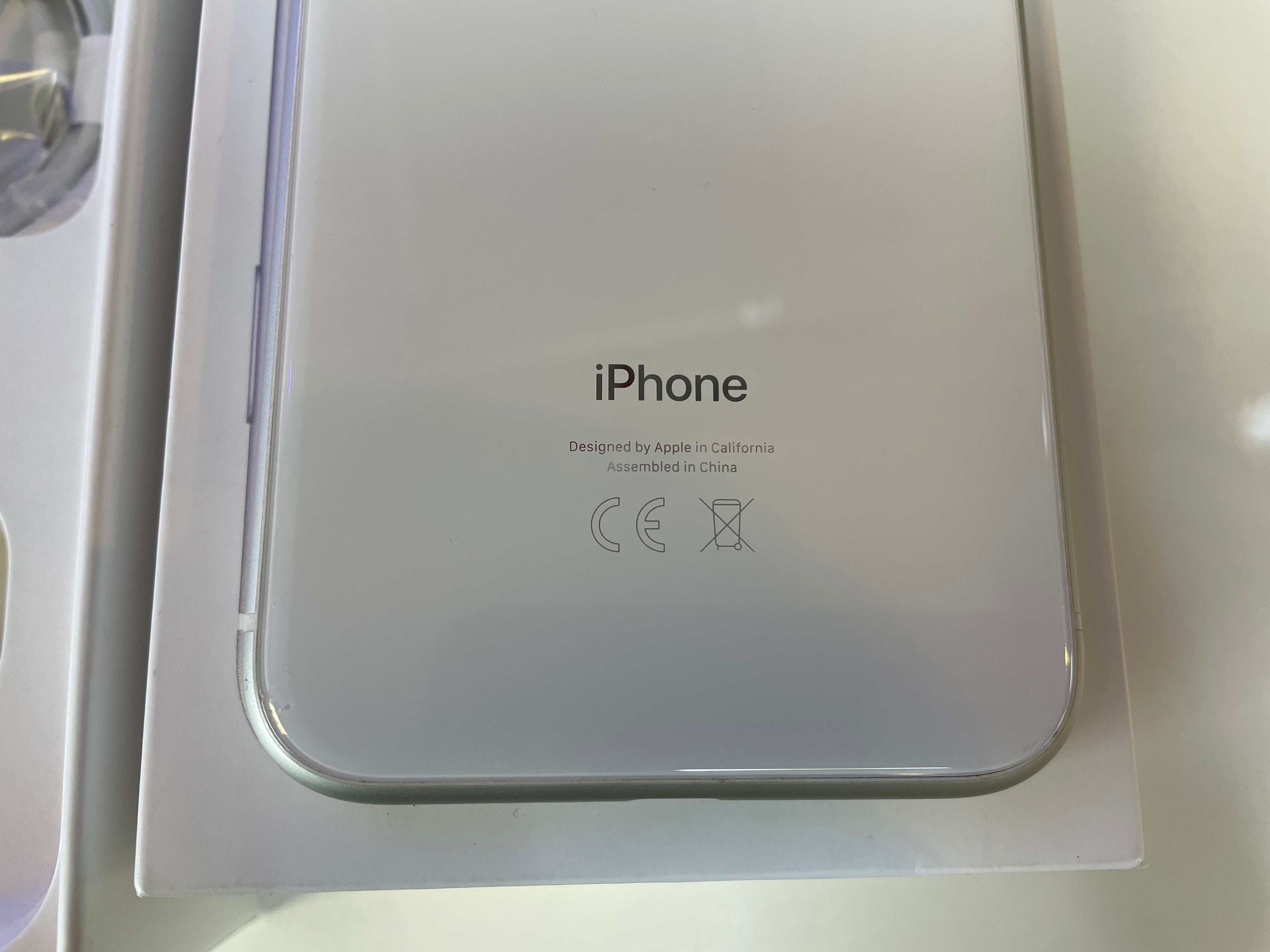 iPhone XR 128GB White