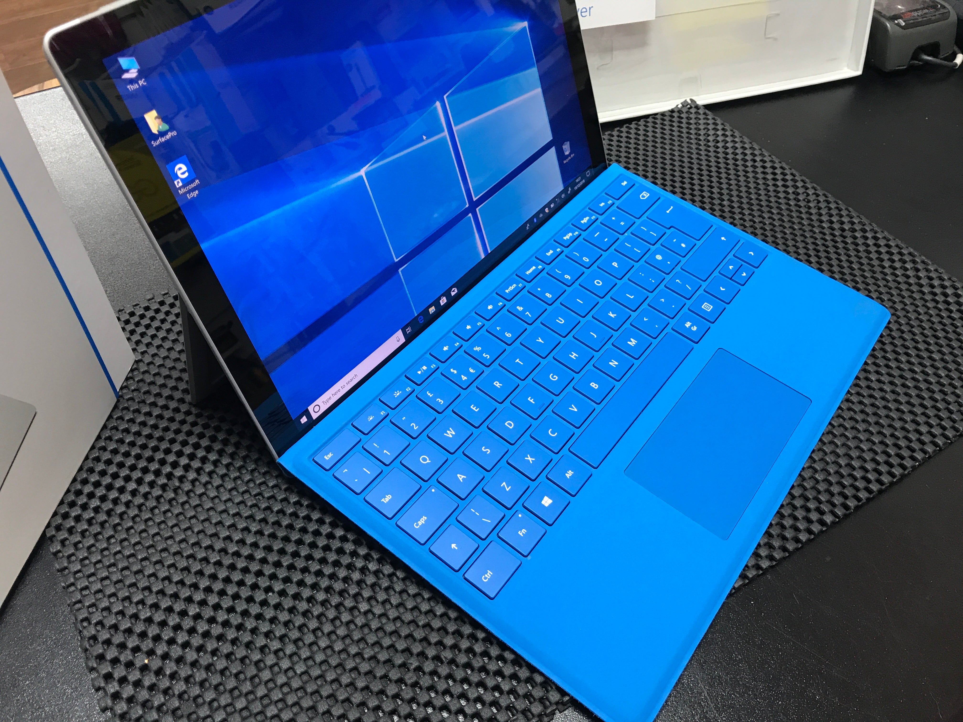 Microsoft Surface Pro 4 Intel 128GB 4GB + Keyboard