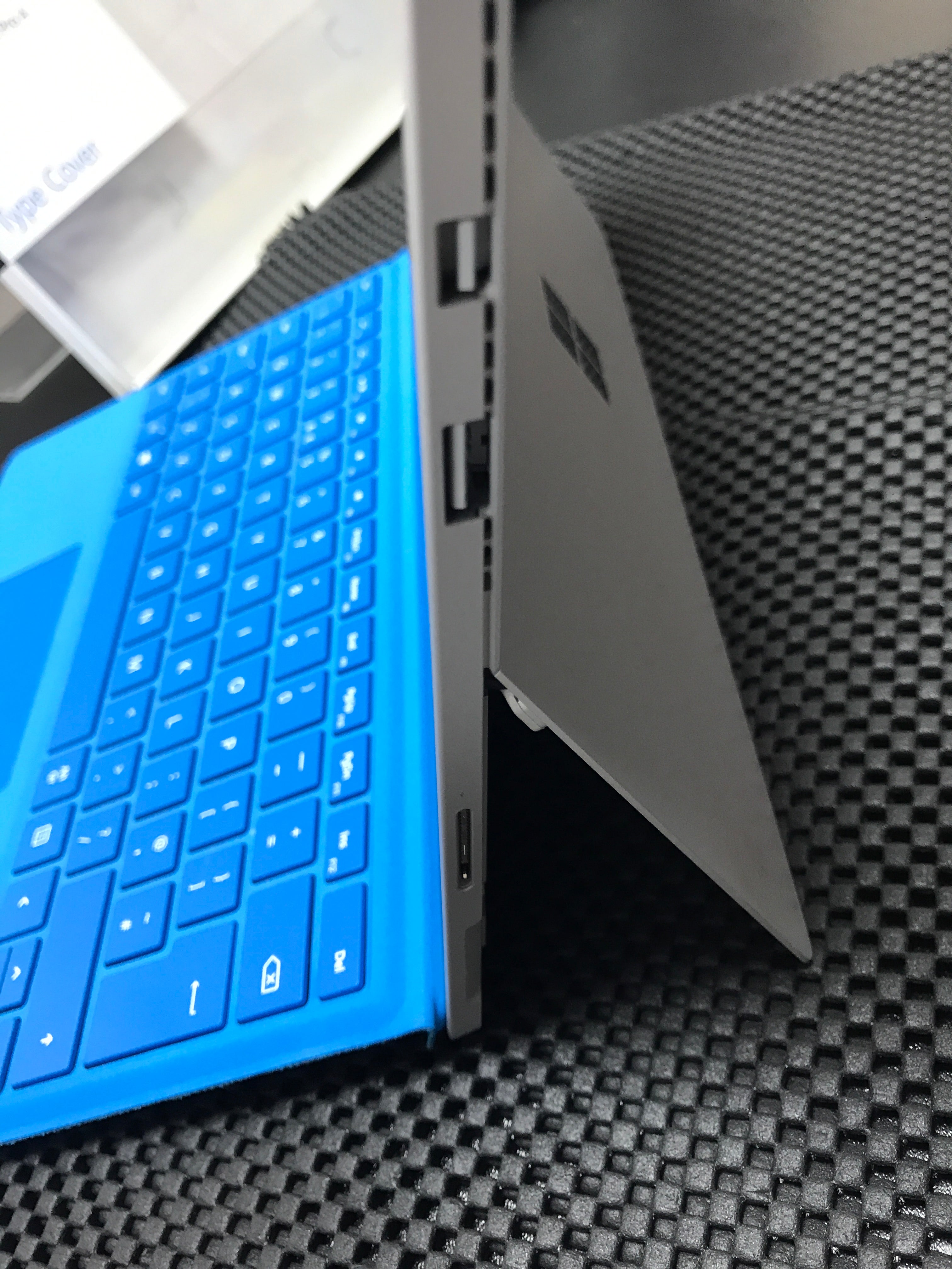 Microsoft Surface Pro 4 Intel 128GB 4GB + Keyboard