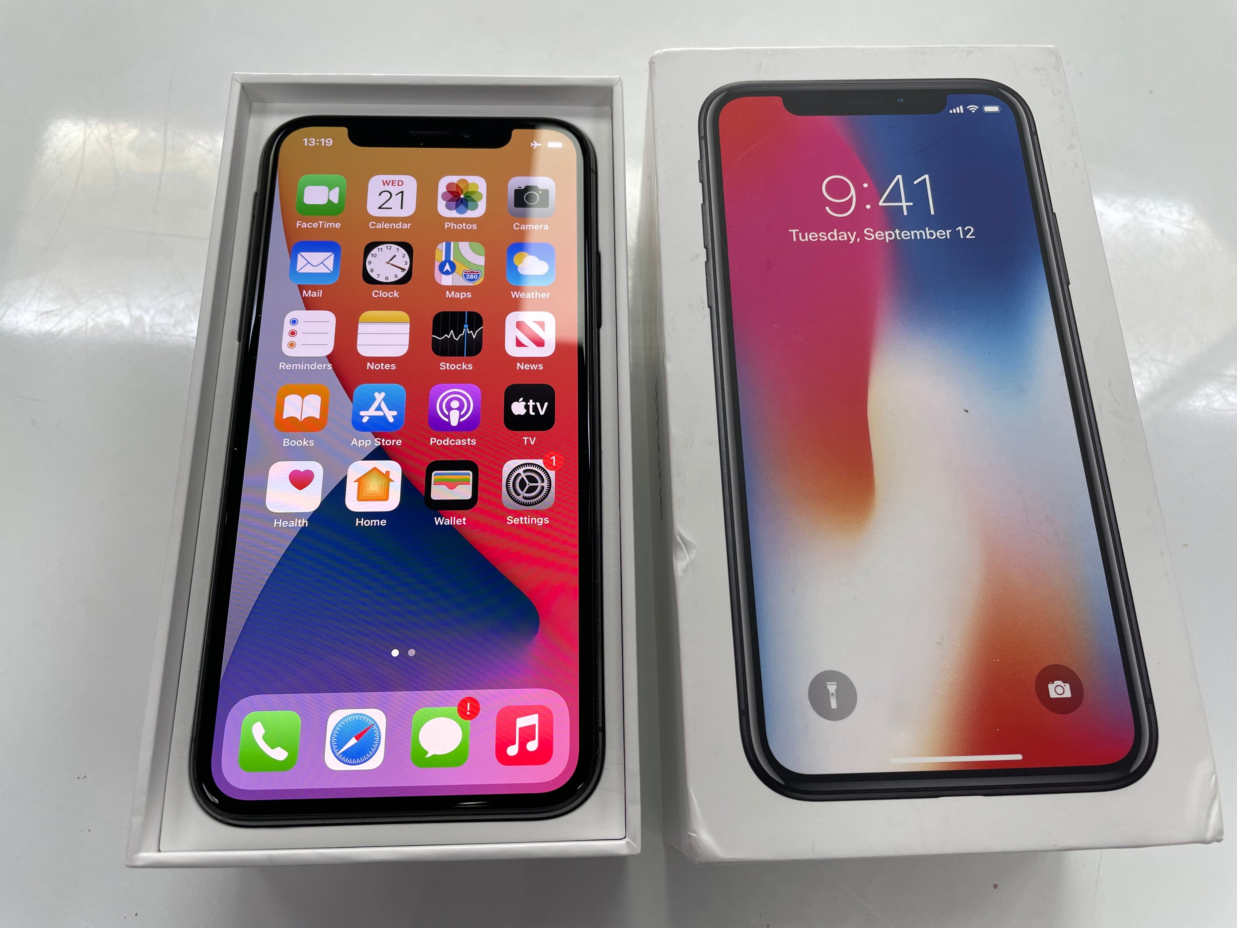 iPhone X 64GB SpaceGrey Unlocked