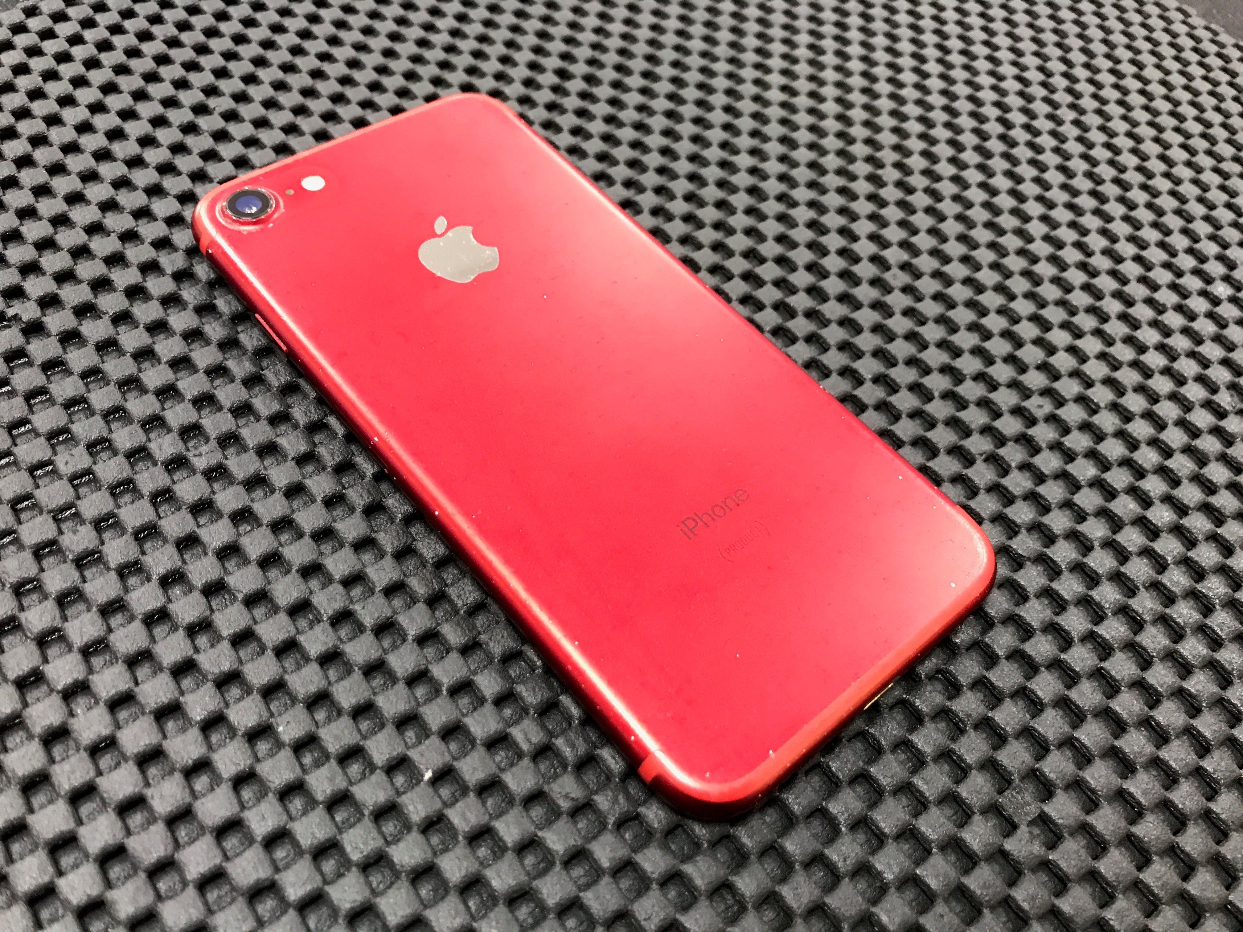 iPhone 7 128GB White/Red