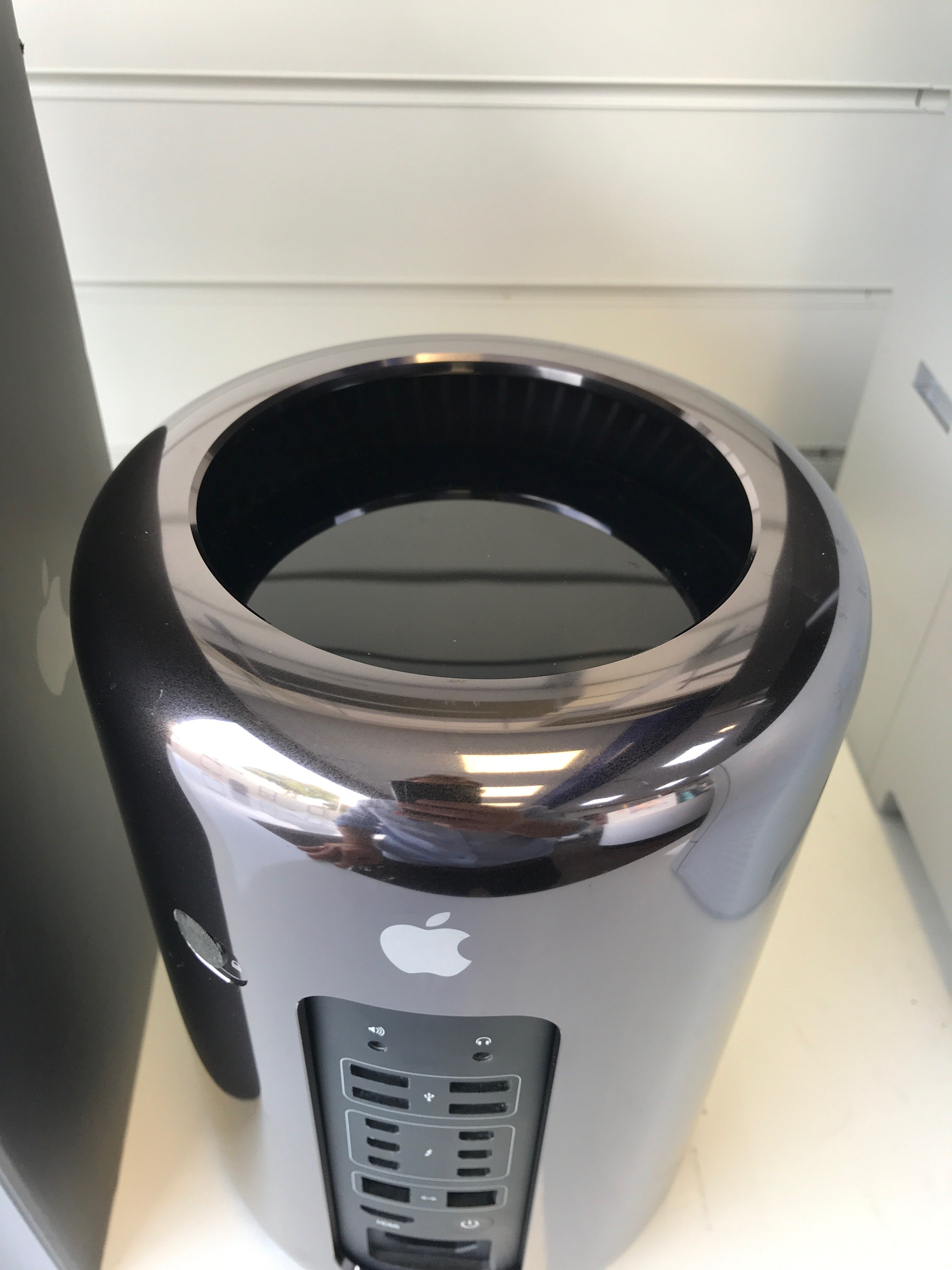 Mac Pro Xeon E5 3.7GHz 16GB 256GB