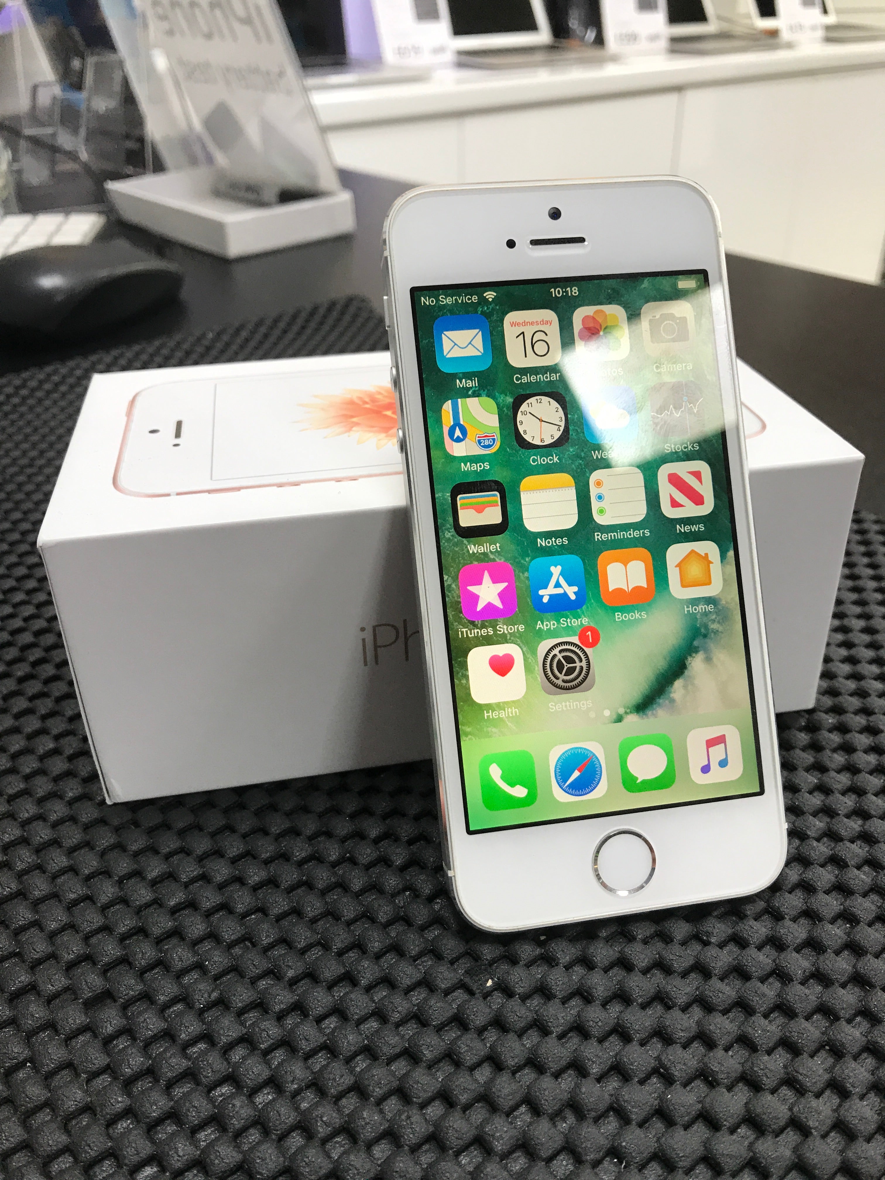 iPhone 5S 16GB Unlocked