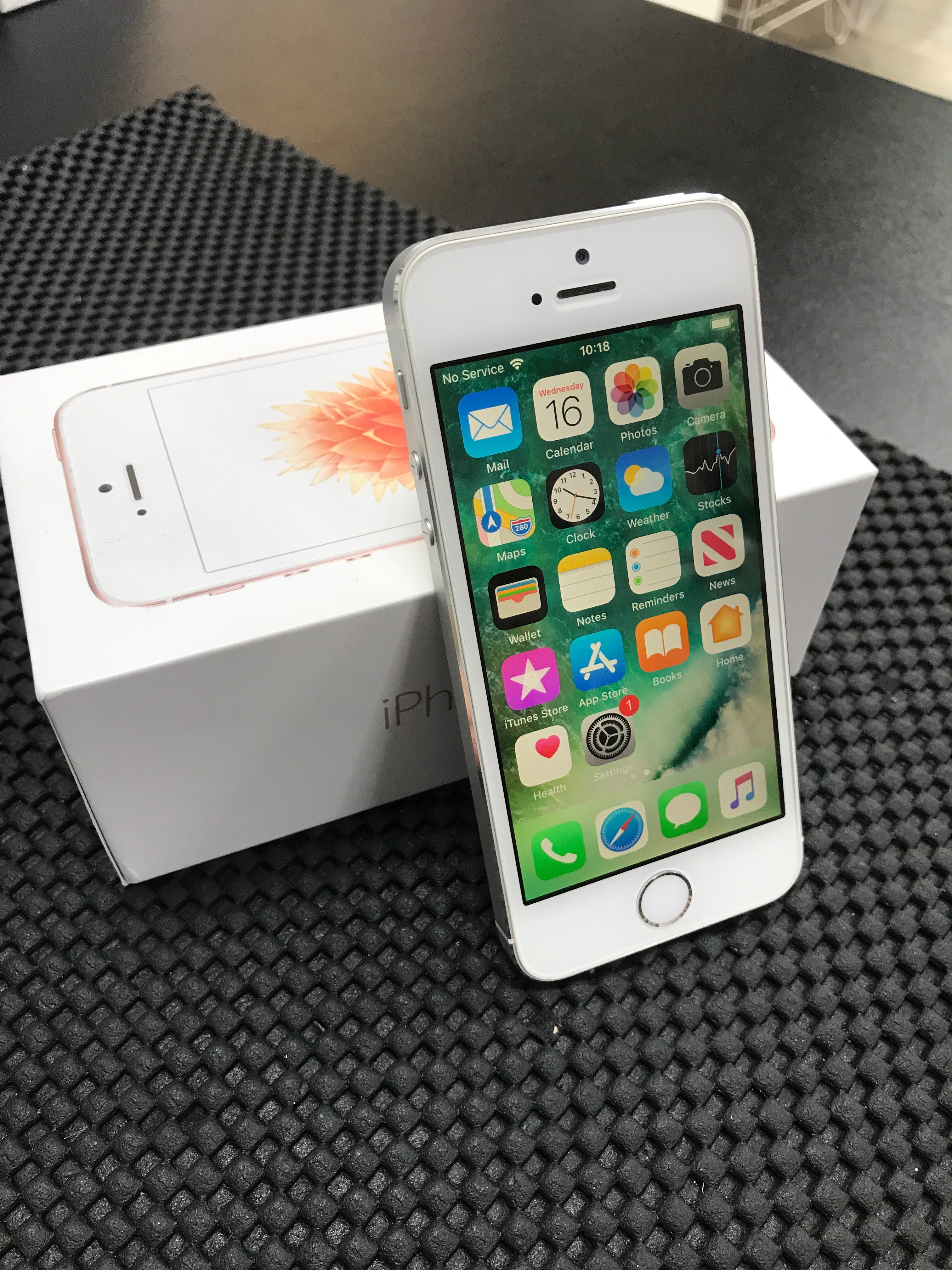 iPhone 5S 16GB Unlocked