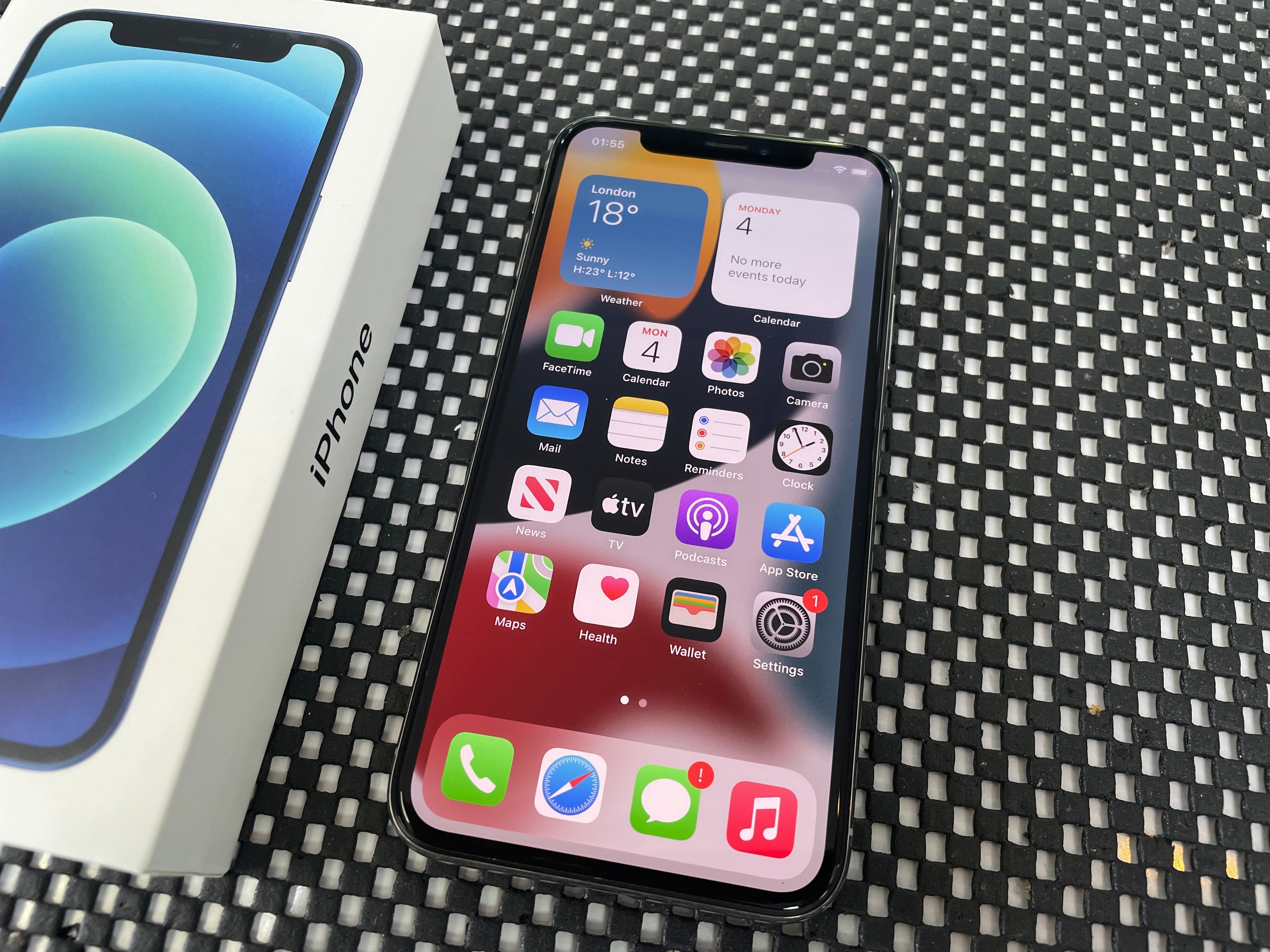 iPhone 11 64GB Space Grey