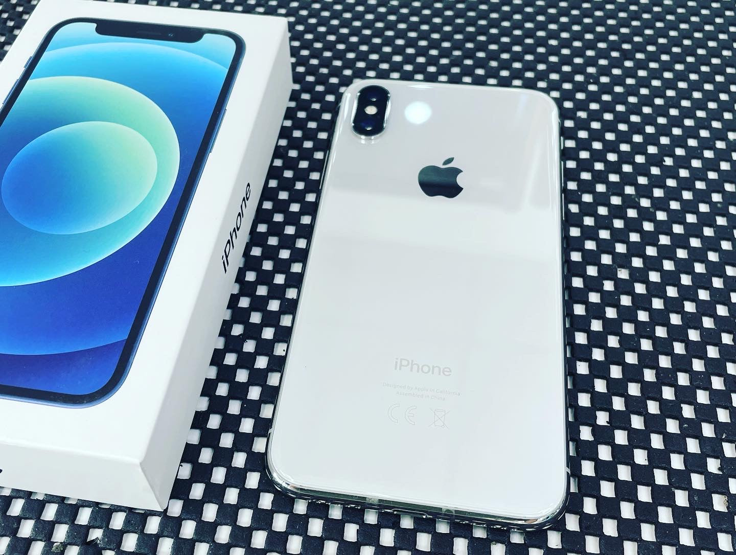 iPhone 11 64GB White