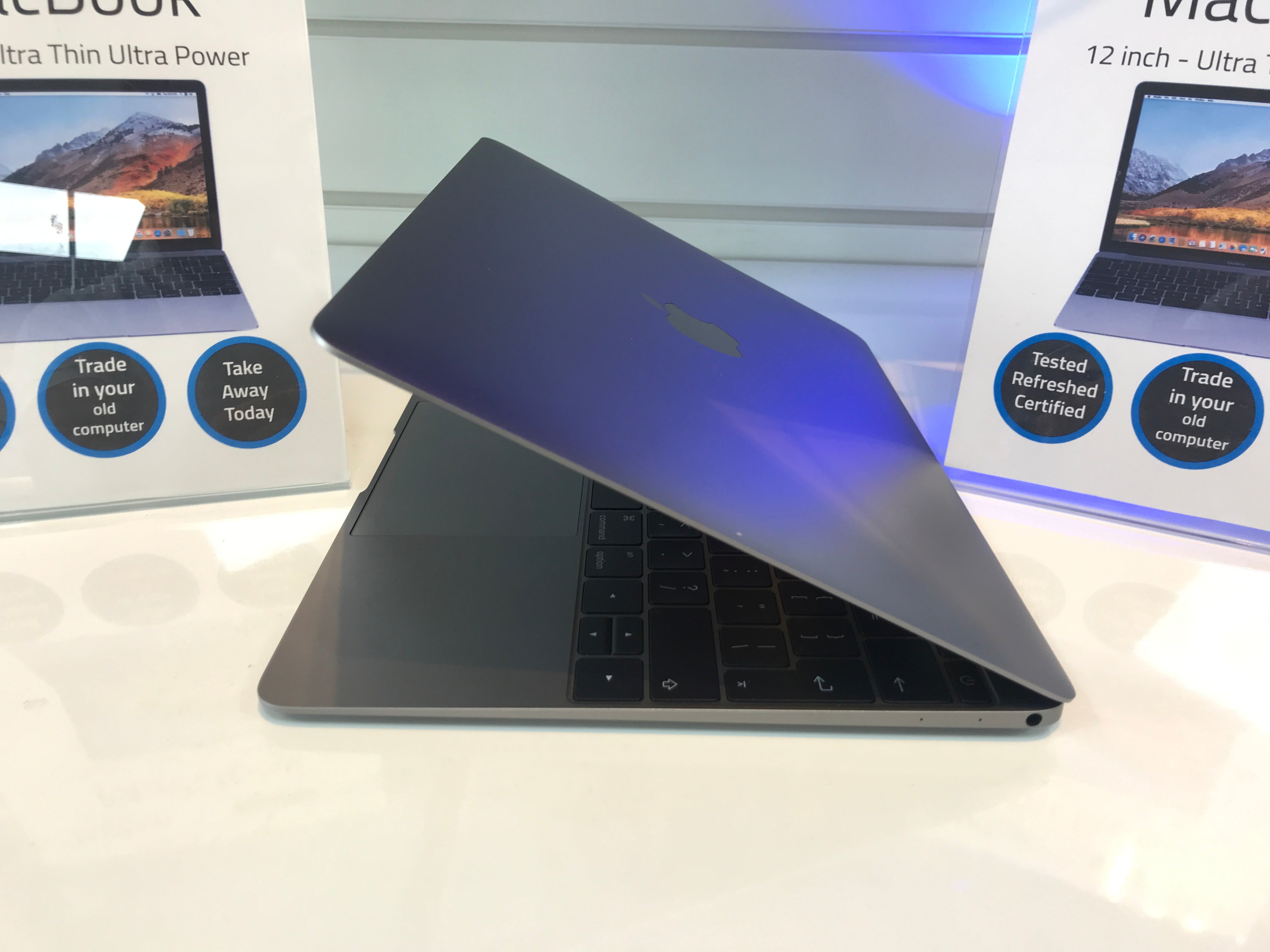 Apple MacBook Pro 13.3-inch 256GB Touch Bar - *Reserved*